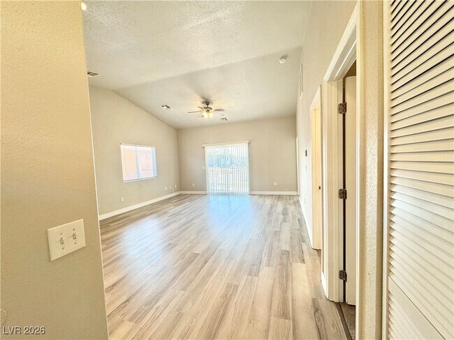 Building Photo - 1930 E Ambush St