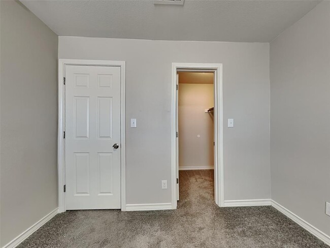 Building Photo - 142 Yellowbark St