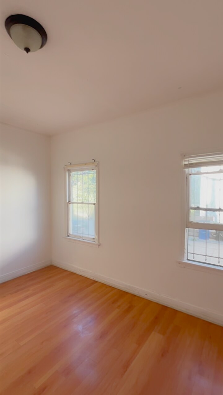 Building Photo - 2006 N Commonwealth Ave