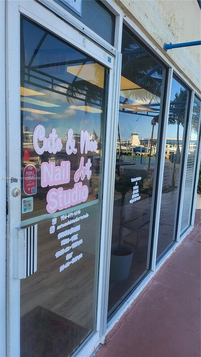 Building Photo - 7601 E Treasure Dr