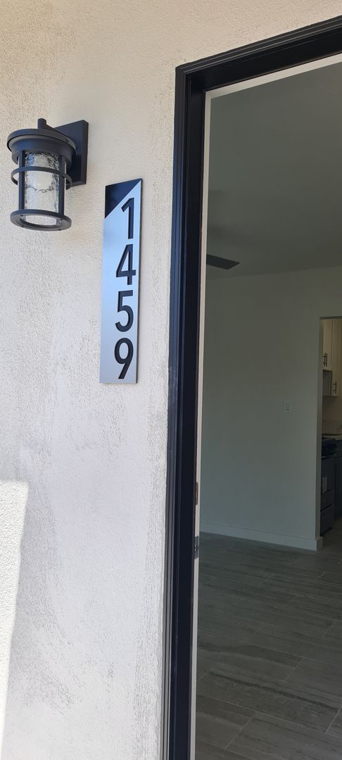 Building Photo - 1 Br in the Heart of Orange