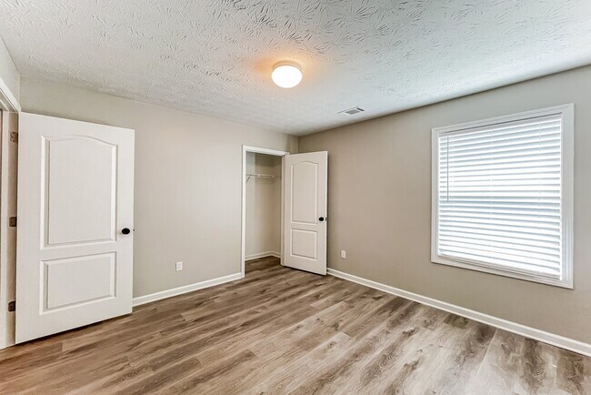 Building Photo - 7087 Littlebrook Way