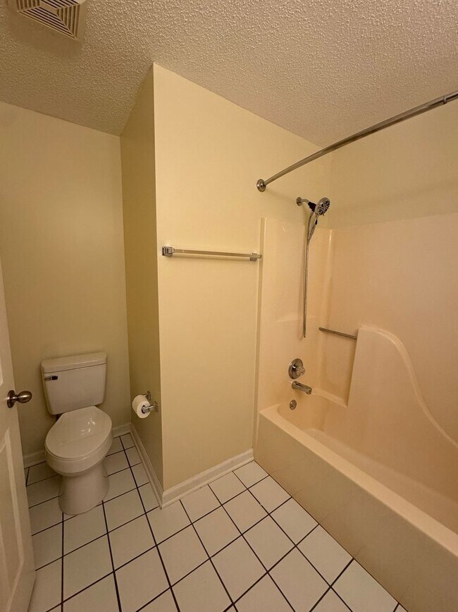 Building Photo - Available May 2026!