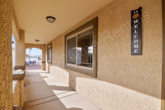 Building Photo - FURNISHED AVAILABLE APRIL 20th - SEPTEMBER 30th, 2026