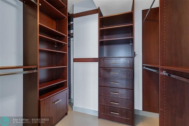 Building Photo - 936 Intracoastal Dr