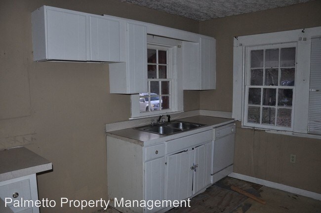 Building Photo - 1265 Wayside Rd NE