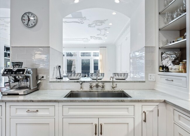 Building Photo - 441 W Deming Pl