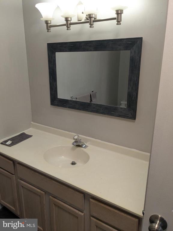 Building Photo - 25 Millstream Rd