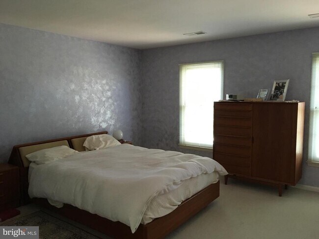 Building Photo - 8530 Oak Chase Cir