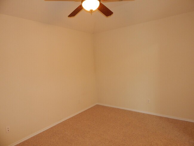 Building Photo - 2041 Rain Dance Loop