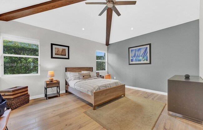 Building Photo - 1150 NE 91st St