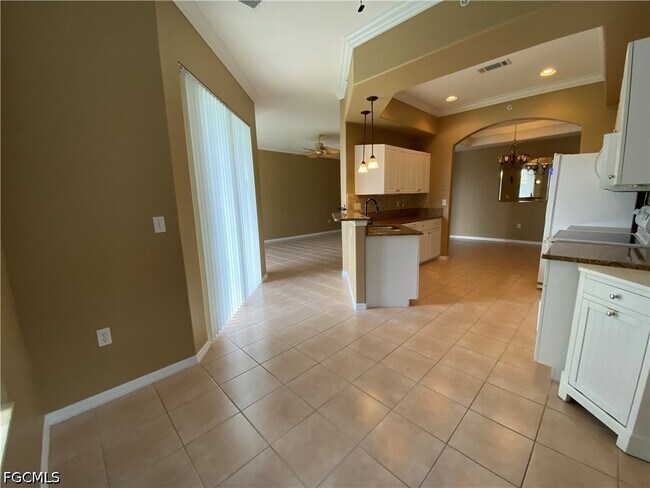 Building Photo - 9265 Belleza Way