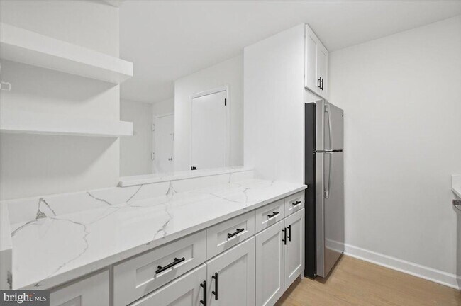 Building Photo - 125F Clubhouse Dr SW