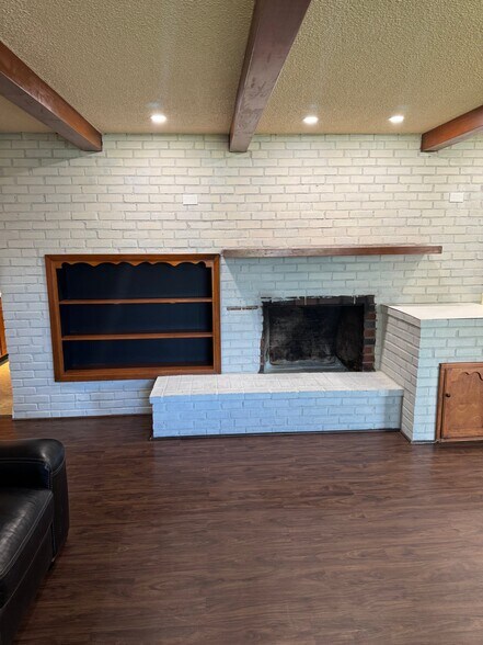 Building Photo - 9811 NE 152nd Ave