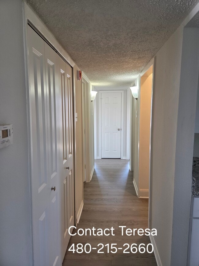 Building Photo - 4325 Chestnut Dr