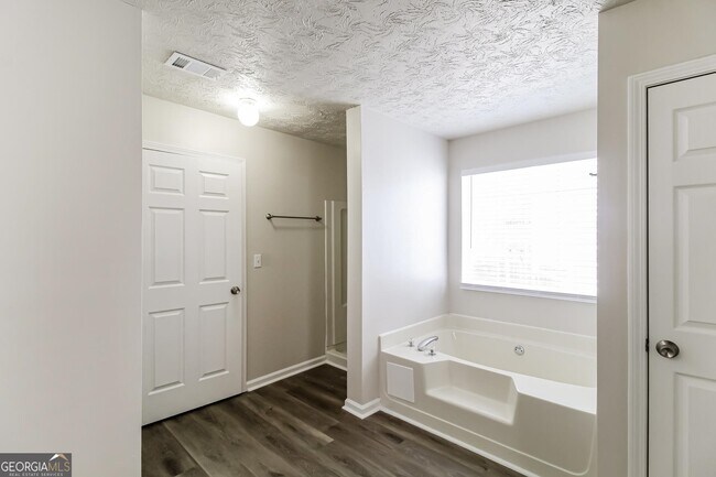Building Photo - 6455 Alford Cir