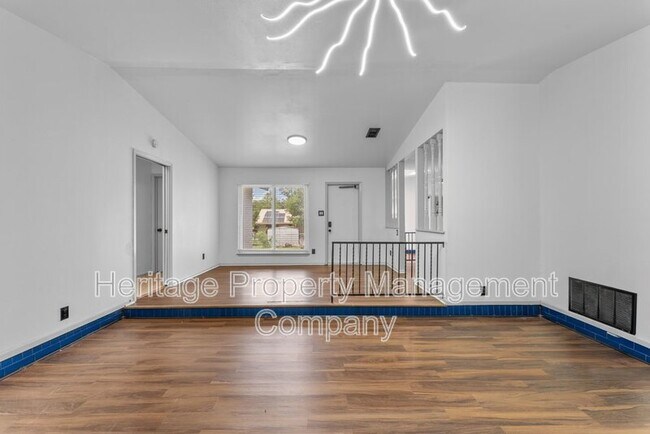 Building Photo - 2526 Town Briar St
