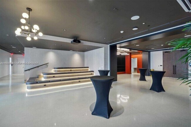 Building Photo - 159 NE 6th St