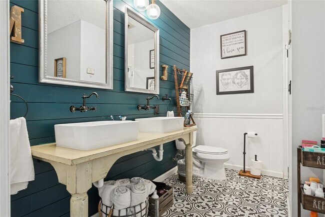 Building Photo - 2603 N Ridgewood Ave