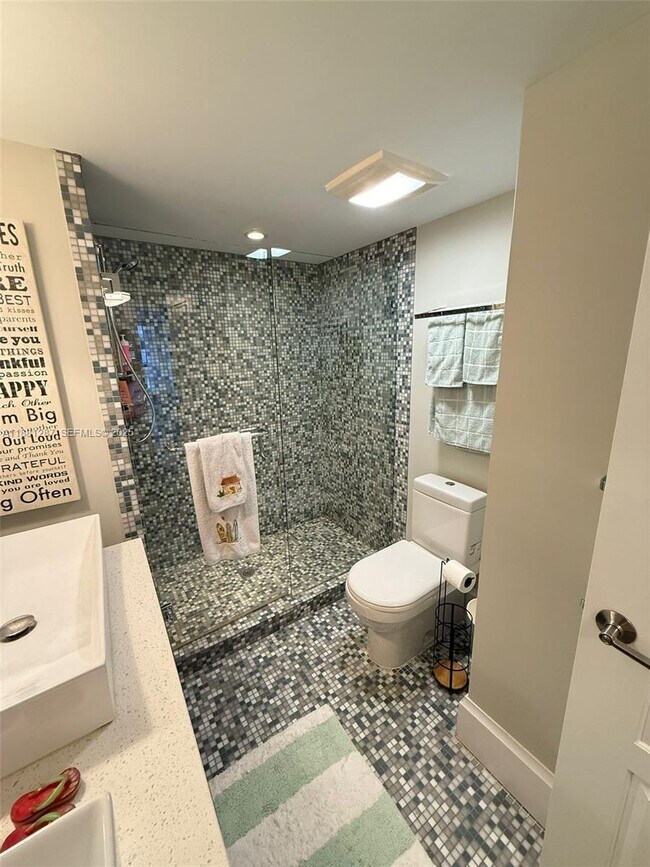 Building Photo - 4020 Galt Ocean Dr