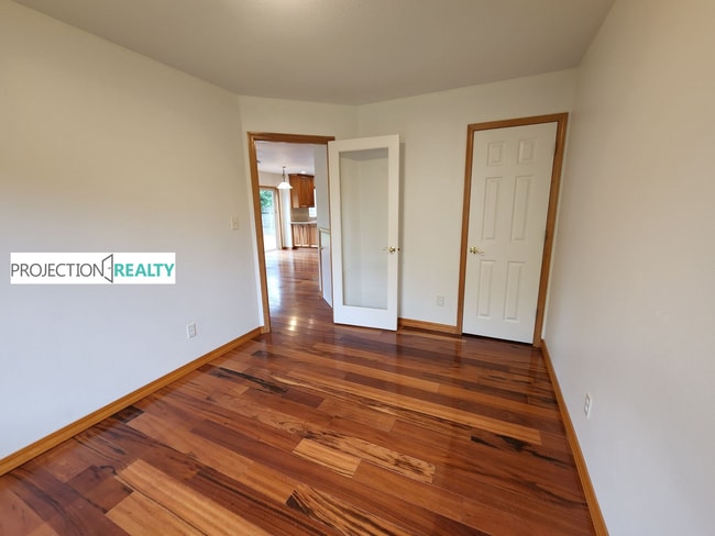 Building Photo - 33994-33997 7 Oaks Dr