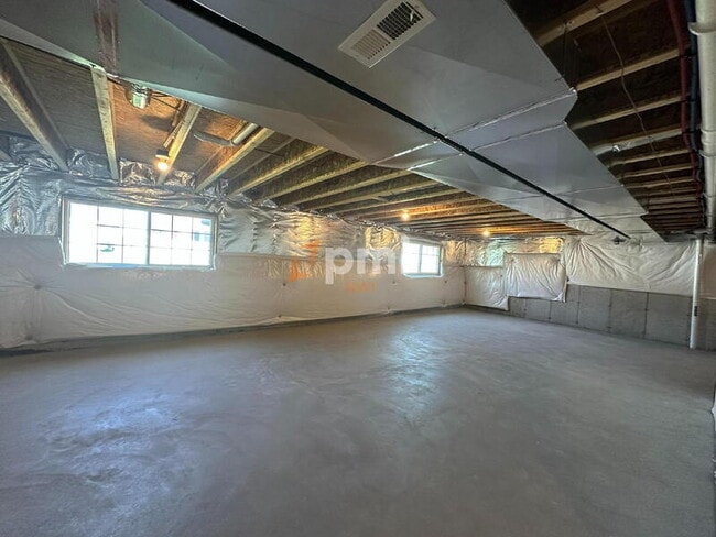 Building Photo - 2080 E 110th Ln