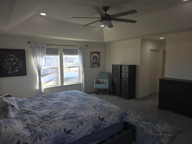 Building Photo - W240N5649 Holly Ct