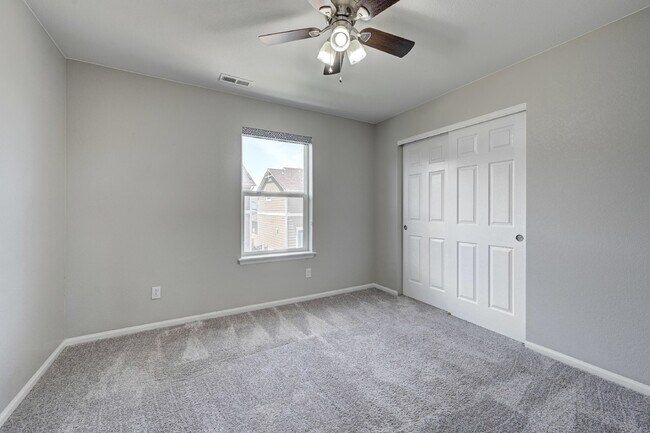 Building Photo - $3,325 - 3 Bed, 3 Bath Home in Centennial ...