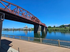 Building Photo - McCormick Pier One Bedroom ON THE WATER!