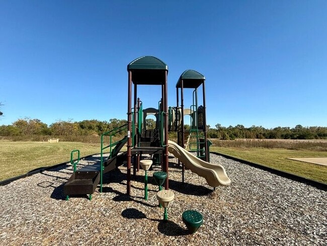 Building Photo - Beautiful 3-Bedroom, 2-Bath Home with Mode...