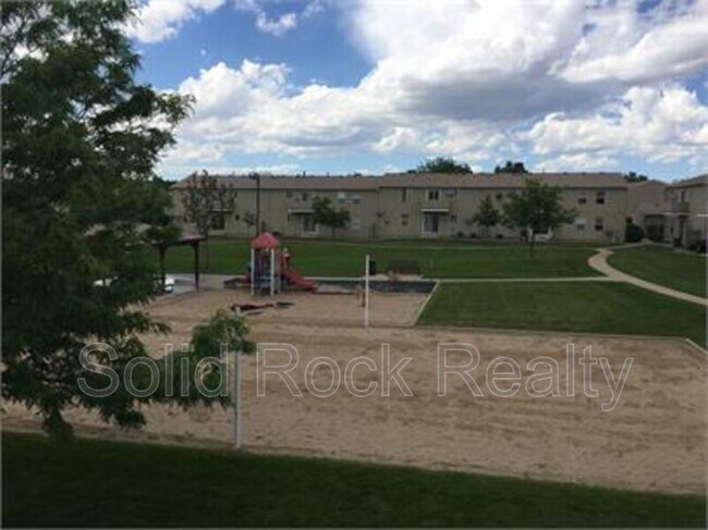 Building Photo - 4960 Universal Heights