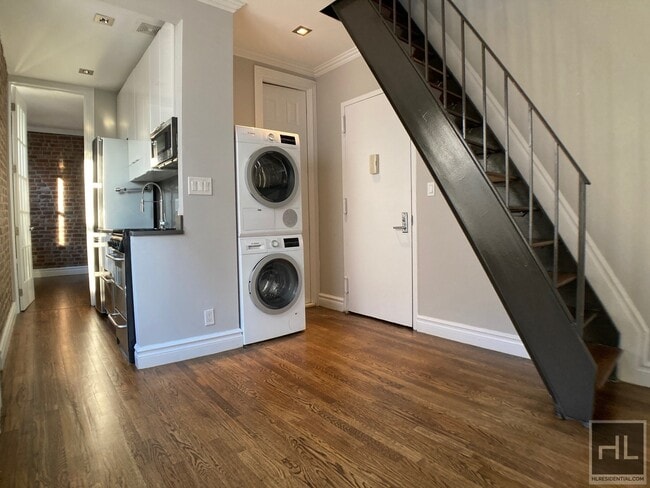 Penthouse apartment - Wikipedia - Luxury Apartment Rentals With Private Roof Decks