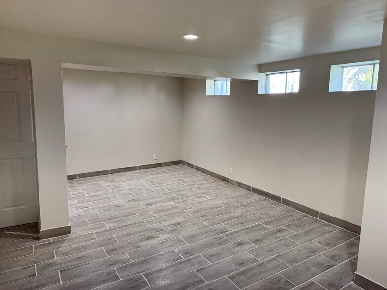 Building Photo - 1617 Somerset Shire Dr