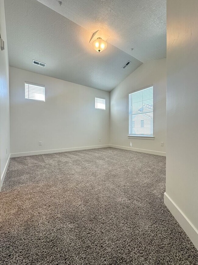 Building Photo - Modern Living in Lehi | New Build | Silico...