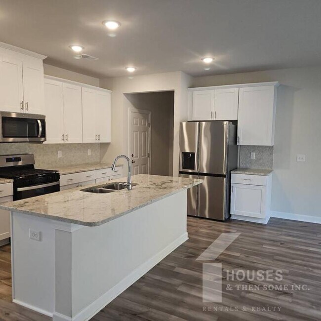 Building Photo - 185 Vickery Rd