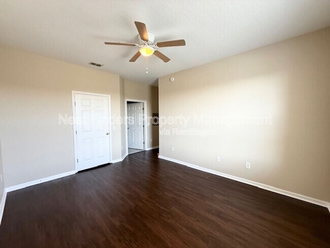 Building Photo - 7801 Point Meadows Dr