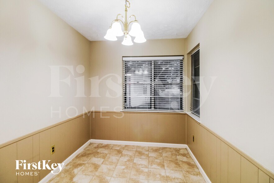 Building Photo - 353 Dawn Hill Dr