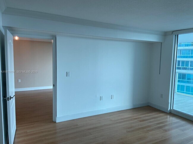 Building Photo - 2101 Brickell Ave