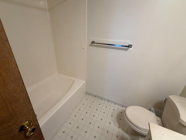 Building Photo - 1355 Palos Verdes Dr