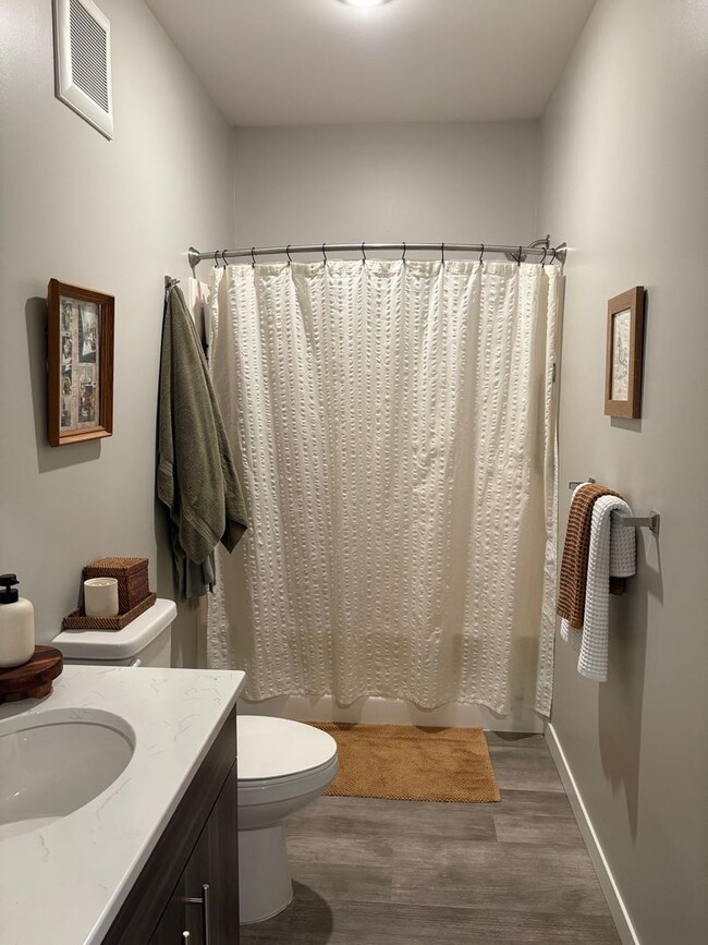 Interior Photo - Acadia
