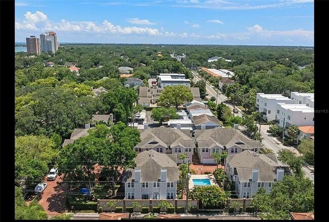 Building Photo - 2920 W El Prado Blvd