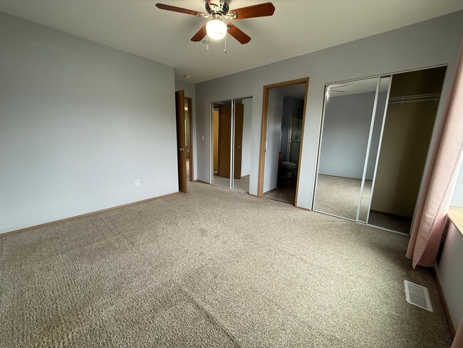 Building Photo - 3 Bedroom DuPont Home for Rent