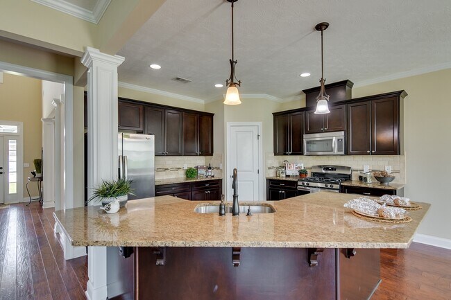 Building Photo - 5458 Everlook Cir