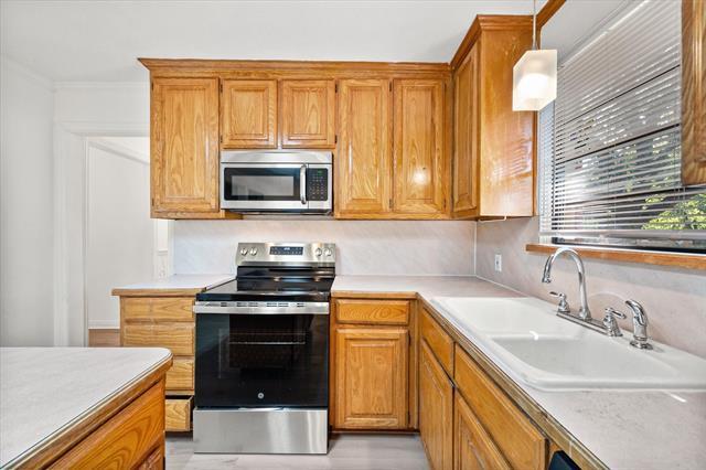 Building Photo - 344 Bedford Ct E