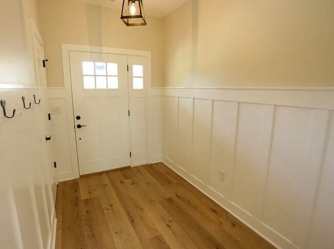 Building Photo - 140 Birch Crk Ln