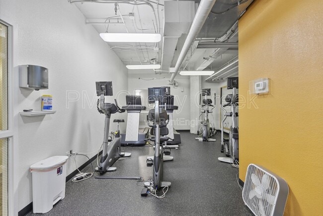 Building Photo - 444 17th St