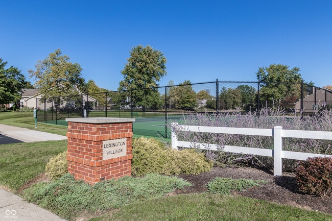 Building Photo - 10768 Belair Dr