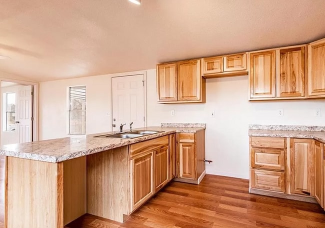 Building Photo - 2 Bedroom 1 Bathroom Mobile Home