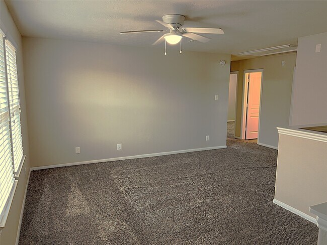 Building Photo - 17222 Hannah Oaks Ln