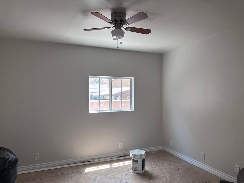 Building Photo - 1012 N Ditman Ave